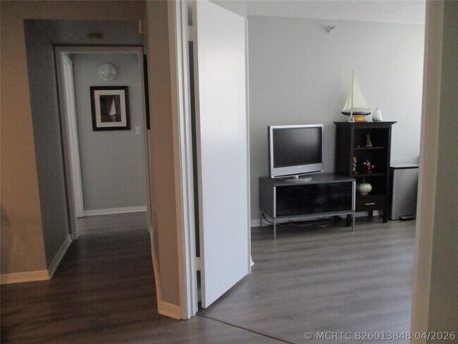 Photo - 123 Yacht Club Way Unit 206