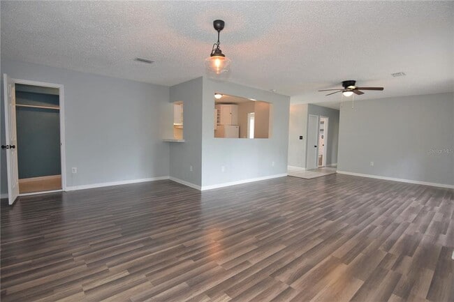 Photo - 21572 Edgewater Dr