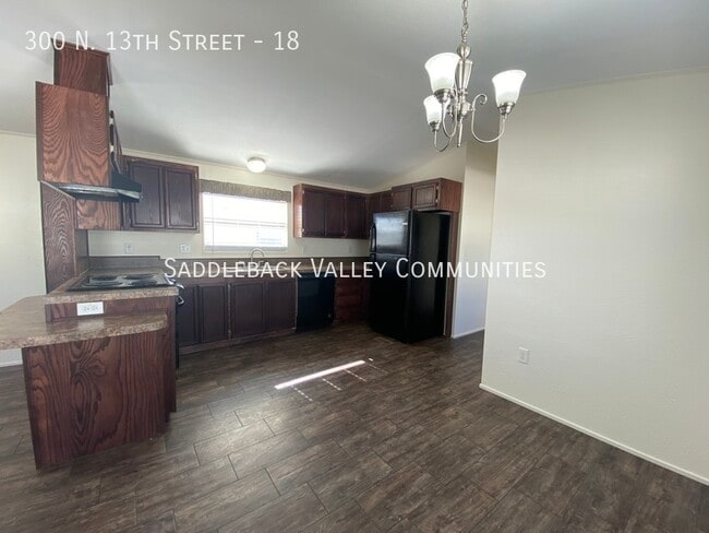 Building Photo - 300 N 13th St