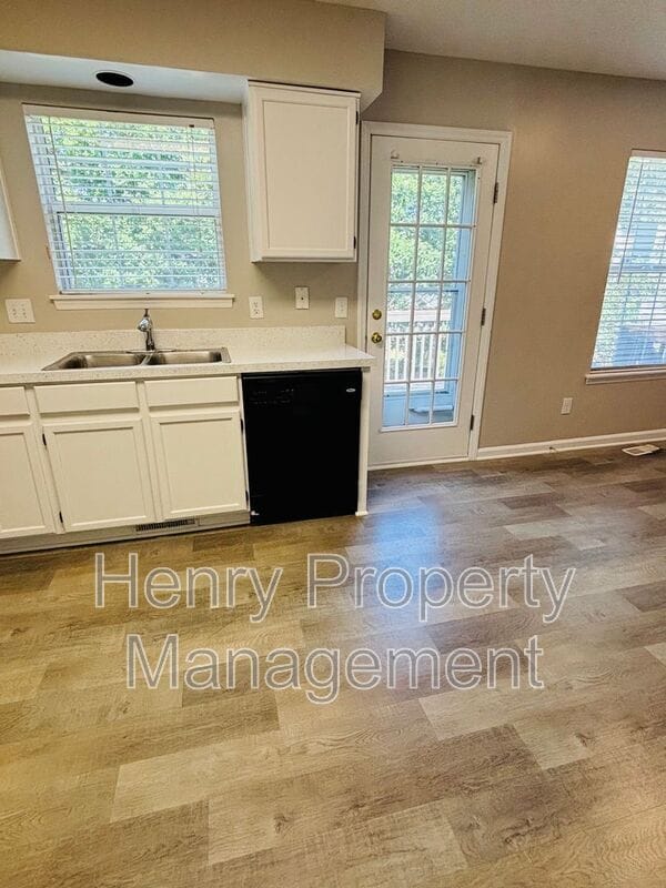 Photo - 114 Riva Trace Dr