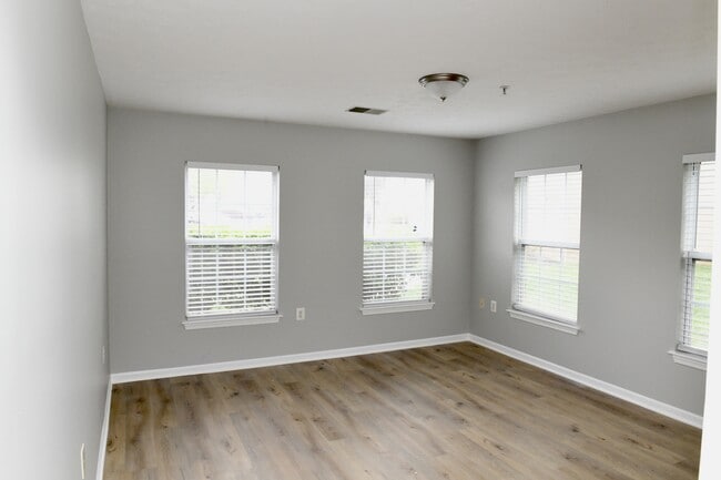 Photo - 8911 Town Center Cir