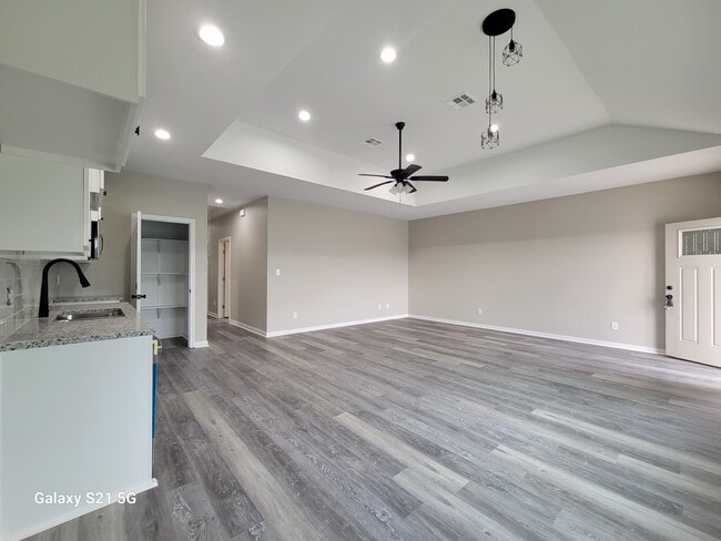 Photo - 112 Cora Lee Ln