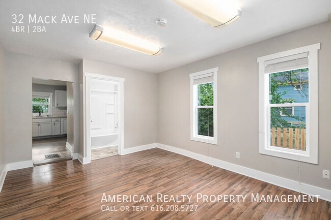 Photo - 32 Mack Ave NE