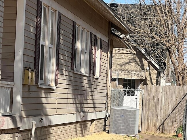 Photo - 2211 S Polk St