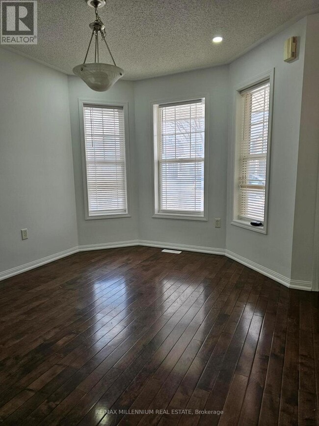 Photo - 1064 Clark Blvd