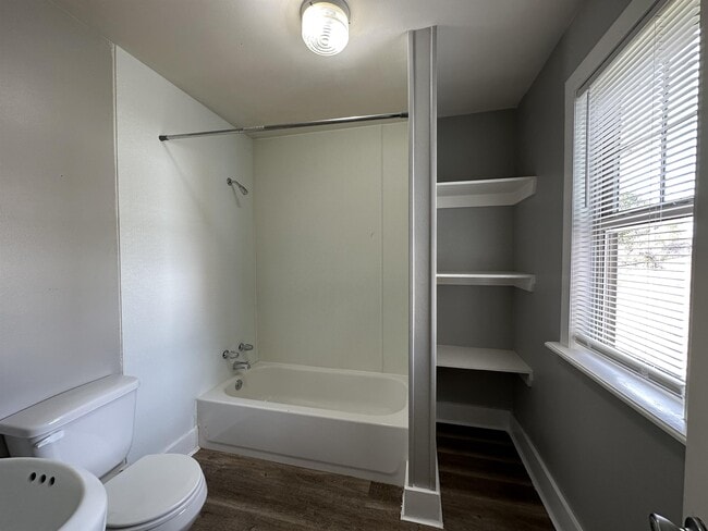 Photo - 3815 Pine St