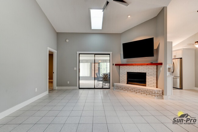 Photo - 700 Pine Shores Cir