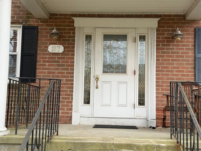 Photo - 27 Brewster Rd Unit APT D