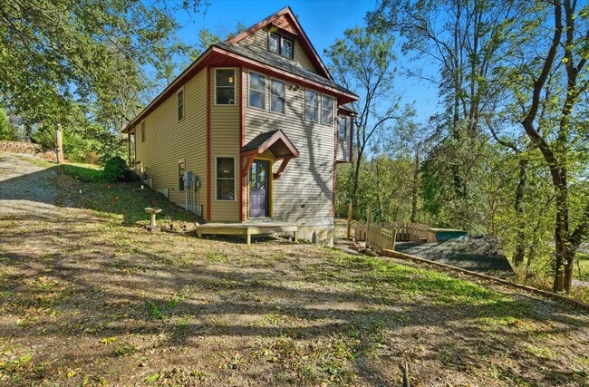 Photo - 102 N Gaw St