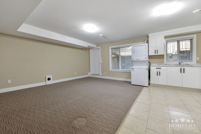 Photo - Bright & Spacious 2 Bed / 1 Bath Basement Suite in Clayton Heights – Perfect for Small Families Unité Basement