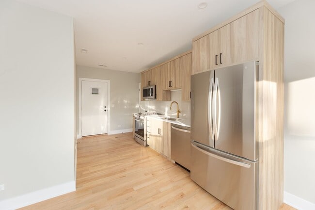 Photo - 2457 W Logan Blvd Unit 3