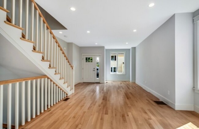37 Bacon St