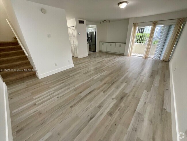 Building Photo - 5838 SW 74th Terrace Unit 118 Rental