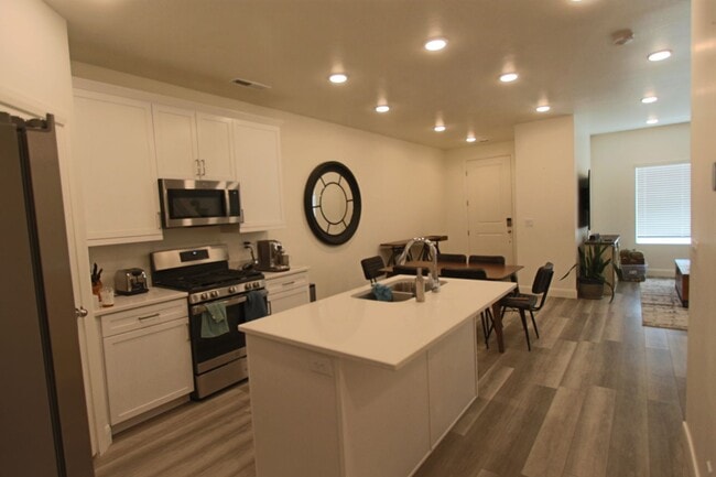 Photo - DESERT COLOR 3 Bed 2.5 Bath