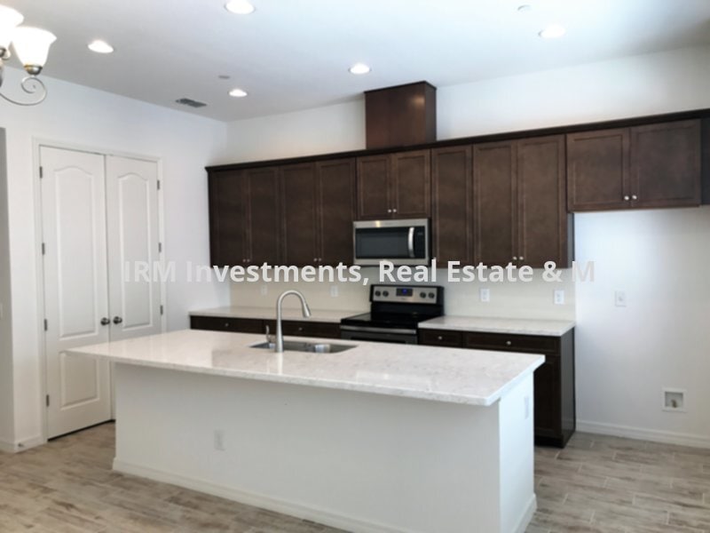 Photo - 3 bed 3.5 bath townhome 2 car garage LAWRENCE MODEL