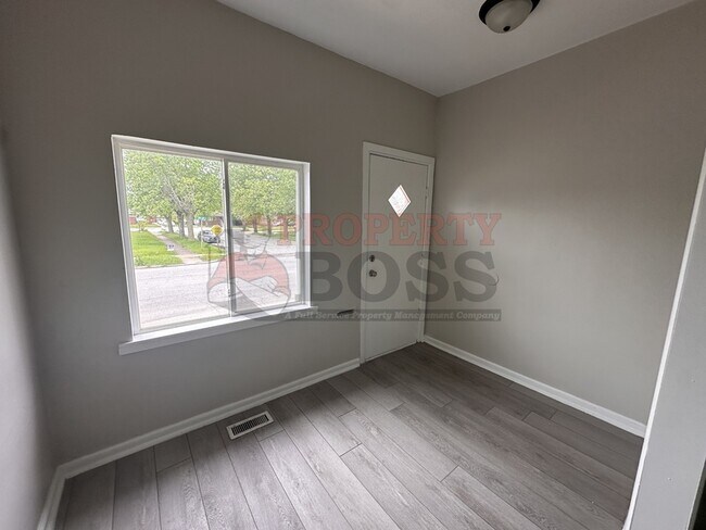 Photo - 840 W 19th Ave