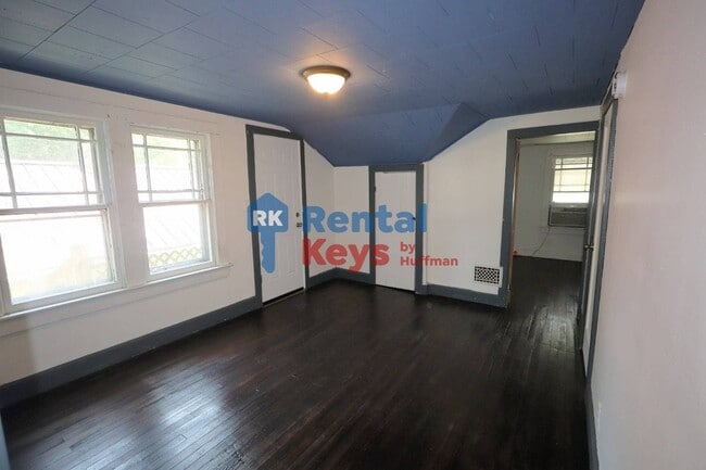 Photo - 2600 N Heidelbach Ave
