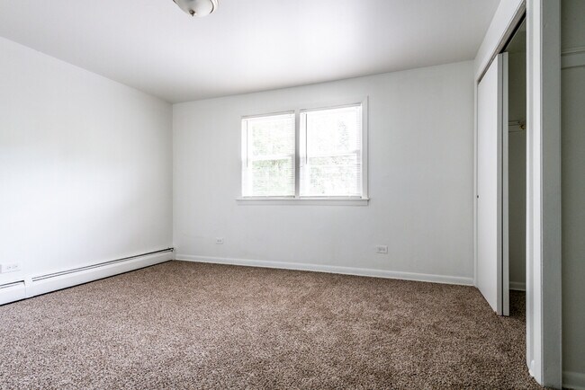 Habitación - 1516-1518 E 70th St