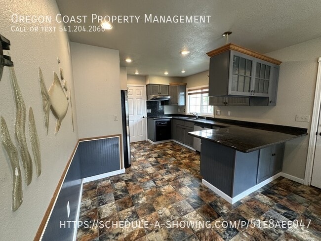 Photo - 425 Siletz Ave