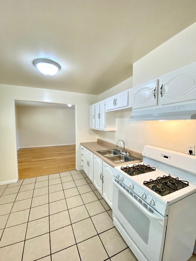 Photo - 1532 Locust Ave