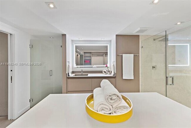 Photo - 2301 Collins Ave Unidad 2301 Collins Ave appt 1004