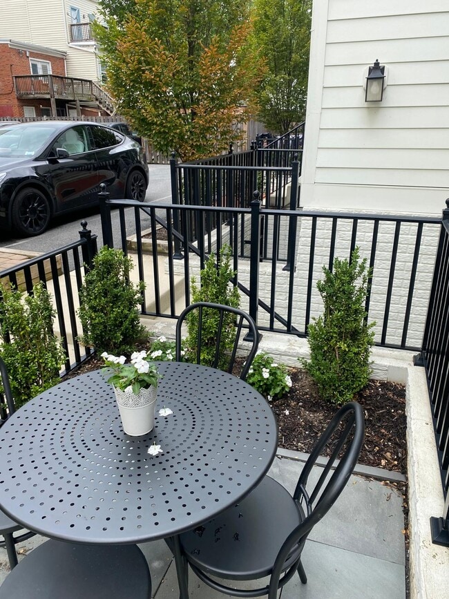 Photo - 777 Morton St NW Unidad #103