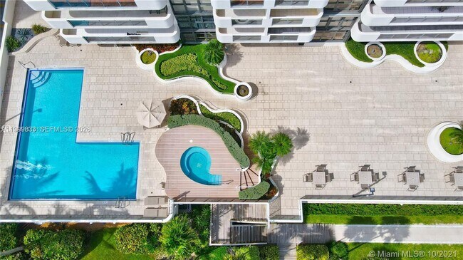 Photo - 5757 Collins Ave Unit 1003