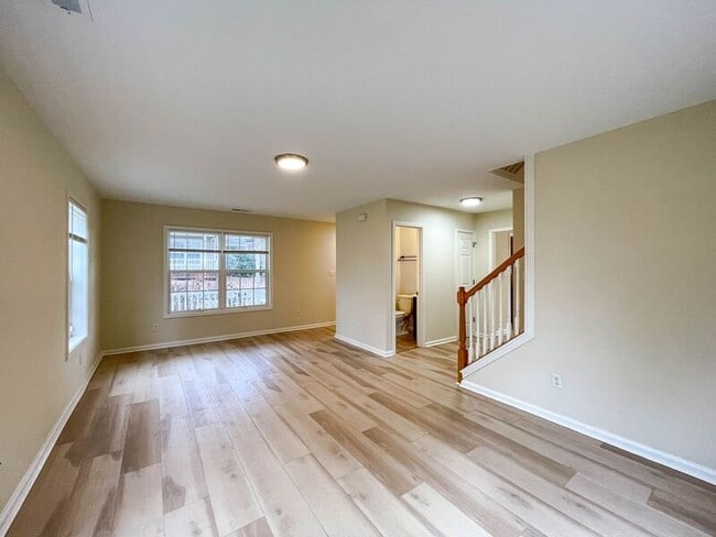 Photo - 101 Telfare Ln