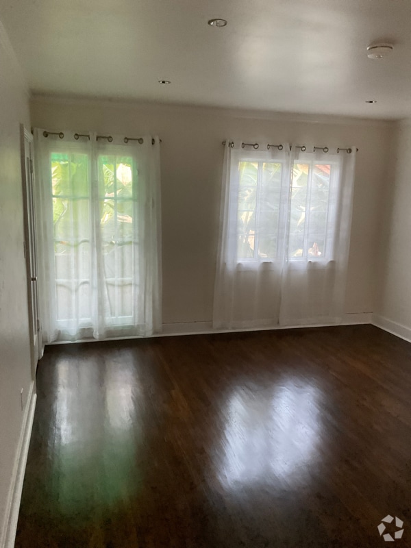 Building Photo - 2034 Highland Ave Rental