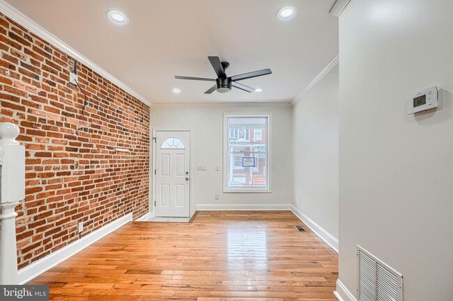 Photo - 404 N Robinson St