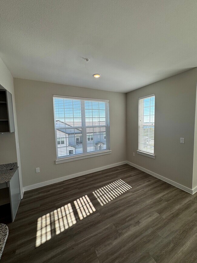 Photo - 5000 Overboard Cv Unidad 12301