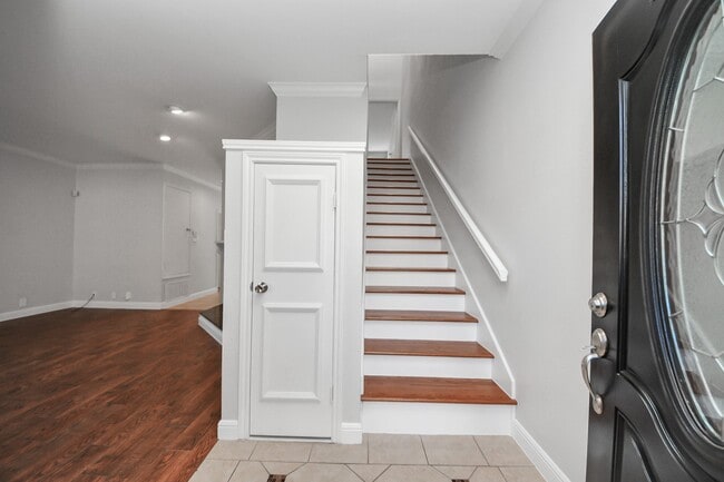 Photo - 2468 Bering Dr