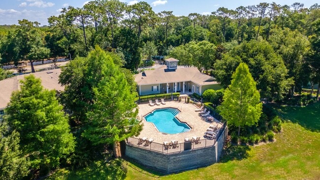 Spring Lake Cove Apartments