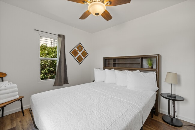 Photo - 710 Holcomb Ave