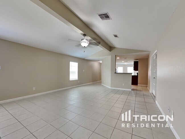 Photo - 308 Summer Horse Dr