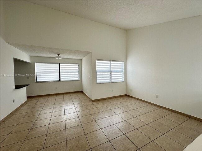 Building Photo - 10300 NW 9th St Cir Unit 204 Rental