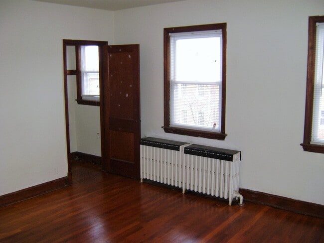 Building Photo - NELSON Unit 3 Rental