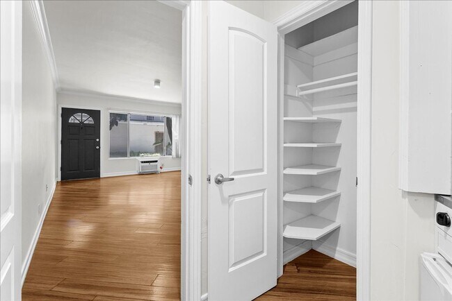 Photo - 11661 Erwin St Unidad 07