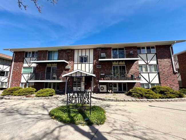 Building Photo - 2 Bed 1 Bath Apartment on West Side of Helena!