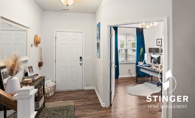 Photo - 4 Bedroom / 2.5 Bath For Rent In Seagrass ...