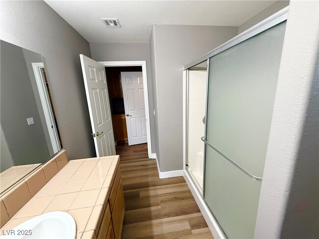 Photo - 452 Comstock Ave