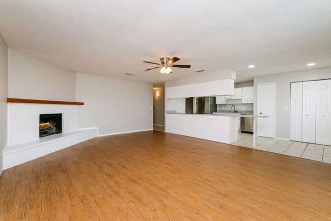 Photo - 3407 Groveview Dr