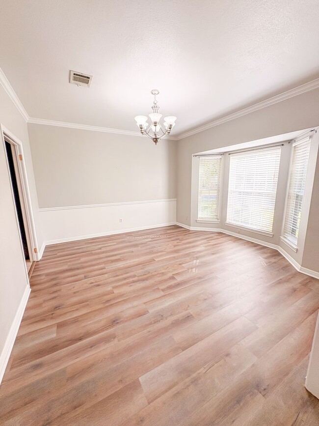 Photo - 1221 Walden St