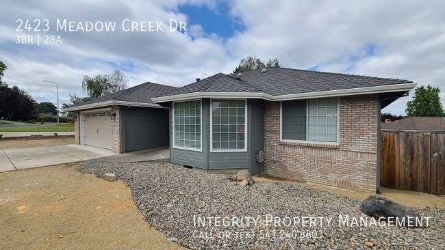 Building Photo - 2423 Meadow Creek Dr