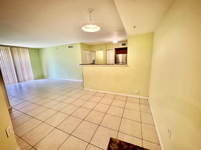 Photo - 13800 NE 3rd Ct Condominio Unidad 101