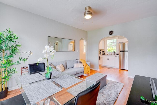 Photo - 227 SW 30th Ave Unit B