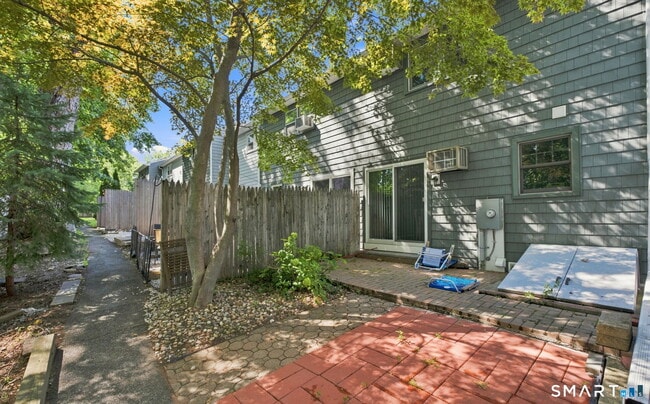 12 Town House Ln Unit 12