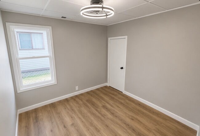 Photo - 123 W Valley St