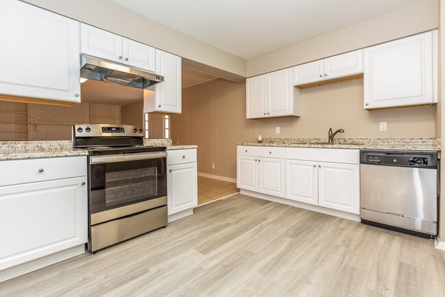 Photo - 304 Beard St SW