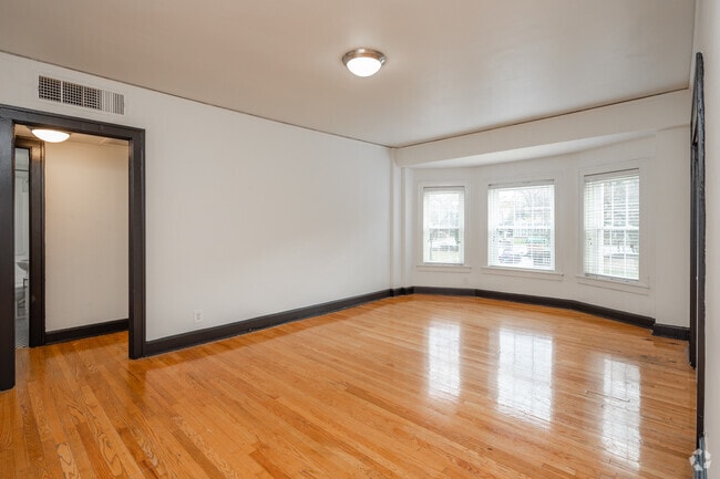 1BR, 1BA - 900SF - Living Room